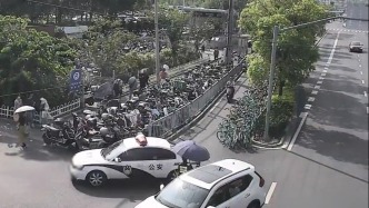 爭(zhēng)分奪秒！嬰兒因嗆咳陷入窒息狀態(tài)，上海民警8分鐘打通生命通道