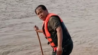 黃河阻泳人“以身試險”：希望大家都能遠離危險水域