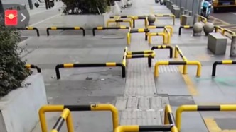 长沙一处盲道被地桩围成“迷宫”，街道办：为限制电瓶车，正整改