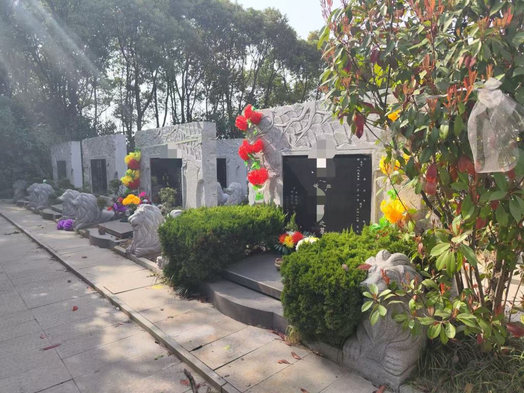 淮安被指有超规格豪华公墓，民政局：正推进整改和处罚，部分已拆除
