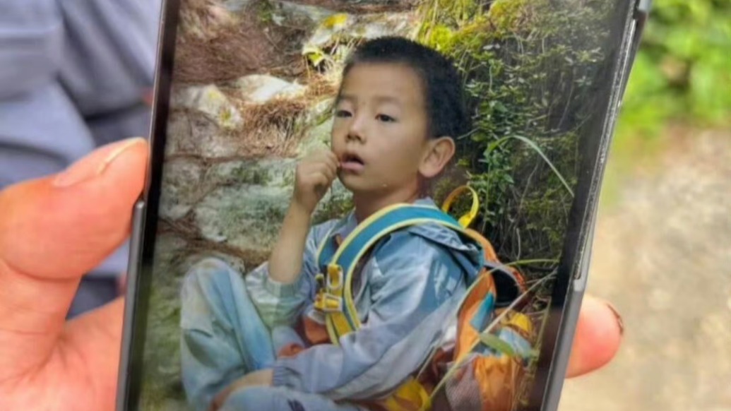 救援人員講述蒼山8歲失蹤男童搜救細節(jié)：山里體感溫度低，用家長錄音喊話
