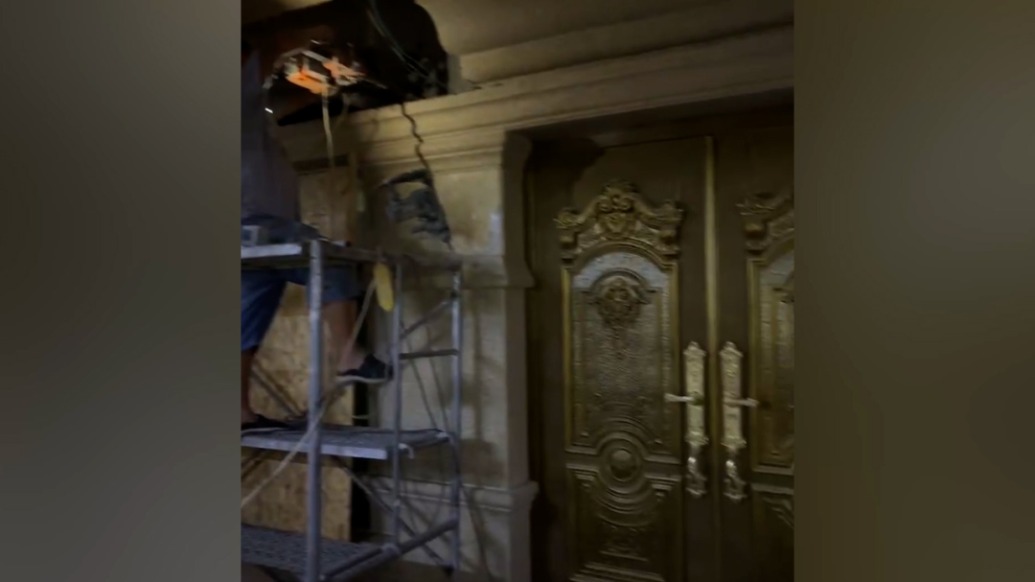 別墅業(yè)主地庫(kù)圈地近百平方打造“私家宅院”?綜合執(zhí)法局:小區(qū)15戶違建要整體立案