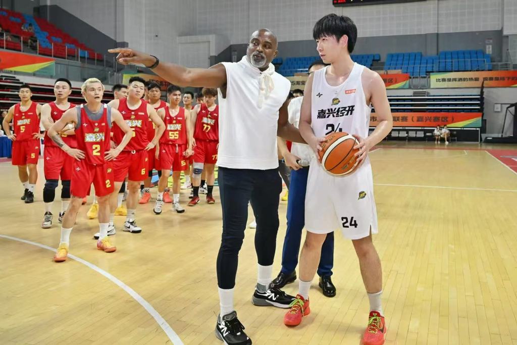 “浙BA”引来NBA明星：姚明队友莫布利点拨嘉兴业余球员