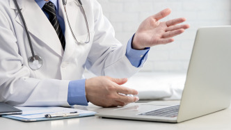 醫(yī)生只是“擺拍演員”，MCN流水線打造“網(wǎng)紅醫(yī)生”現(xiàn)象調(diào)查