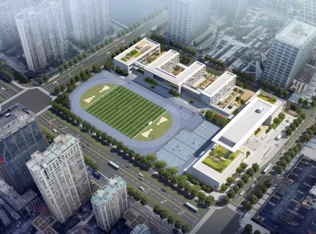 嘉兴一小学装修赶工引家长担忧，学校决定推迟一学期启用