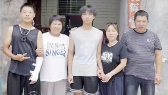 “她用純粹的善意溫暖我”，大學(xué)生騎行途中摔傷，獲陌生阿姨幫助后全家上門致謝
