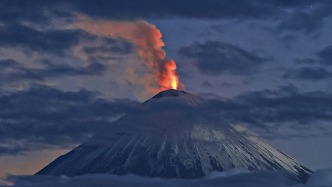 堪察加半島克柳切夫火山噴發(fā)最新圖片公布，火山灰柱高達(dá)1萬米