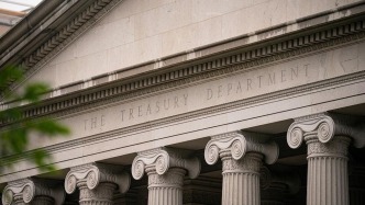 美國國債總額首次超過37萬億美元