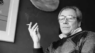 《致命的策略》：后现代祭司的启示录