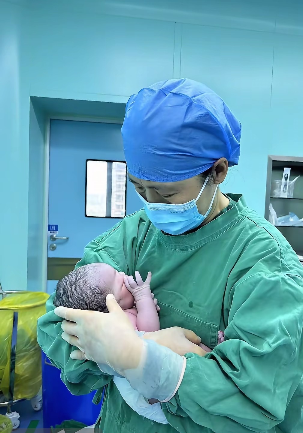 一名妇产科医生的坠落，与背后的医疗纠纷化解困局