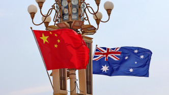 劉振立同澳大利亞國防軍司令舉行會談