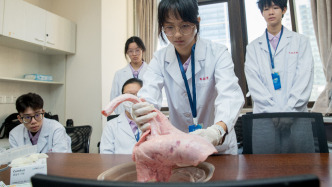 經(jīng)歷骨髓移植和雙肺移植，20歲白血病女孩恢復(fù)得怎么樣？