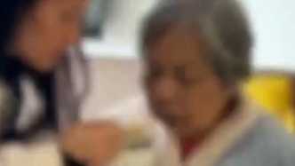 老人離世前花10萬托外人照顧老伴，兒子起訴追討被駁回