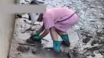 “從沒聽小朋友說句累”！榆中因暴雨受災(zāi)，小女孩陪領(lǐng)隊母親在災(zāi)區(qū)清淤
