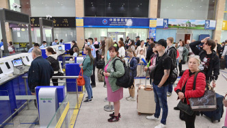 国务院关于修改《中华人民共和国外国人入境出境管理条例》的决定