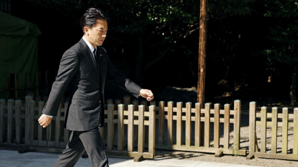 日本戰(zhàn)敗投降80周年之際小泉進(jìn)次郎“拜鬼”，中方：正視反省歷史