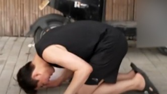 “大哥我給你磕個(gè)頭！”小伙落水被陌生男子救起，脫險(xiǎn)后下跪表示感謝