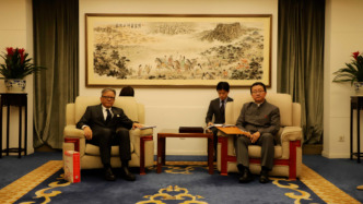 外交部亞洲司負(fù)責(zé)人就日本政要參拜靖國(guó)神社向日方提出嚴(yán)正交涉