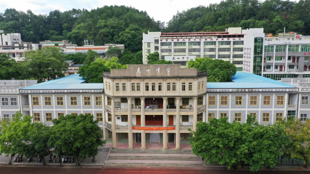 曾接待假院士阮少平的中学反思：来宾身份审查环节存在疏漏