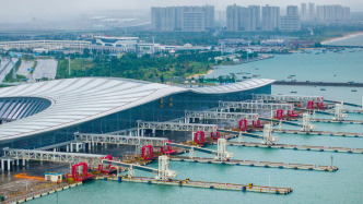 受熱帶低壓影響，海口“三港”今日12時(shí)起停運(yùn)