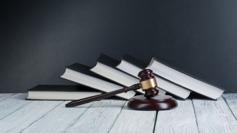 孩子溺亡家長(zhǎng)起訴其4名同伴被駁回，媒體：法律不保護(hù)巨嬰式監(jiān)護(hù)失職
