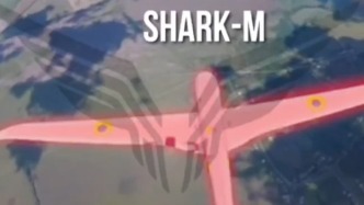 畫面曝光！俄軍用FPV無人機擊毀多架烏軍固定翼無人機