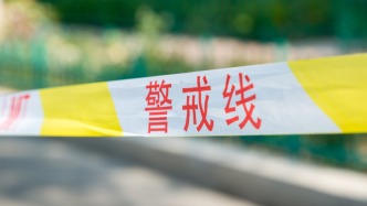 内蒙古包头一充气城堡遭强风掀翻，致10人受伤