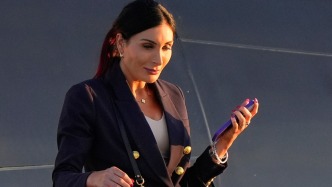 劳拉·卢默：一名极右翼网红的“白宫之路”