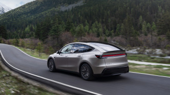 特斯拉國產(chǎn)大六座Model Y L上市：33.9萬元起售，9月交付