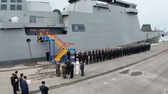 金正恩視察“崔賢”級驅(qū)逐艦，了解武器系統(tǒng)測試過程