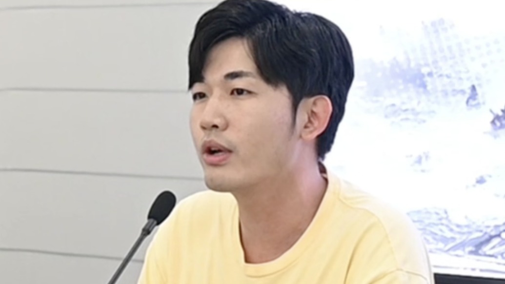 柯瑞：我為何癡迷加油站里的“不確定人生”？