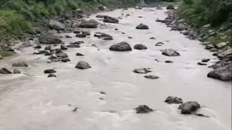 澎湃回聲｜多家砂石廠被指偷排污水入河，四川普格縣環(huán)境局稱(chēng)已前往調(diào)查