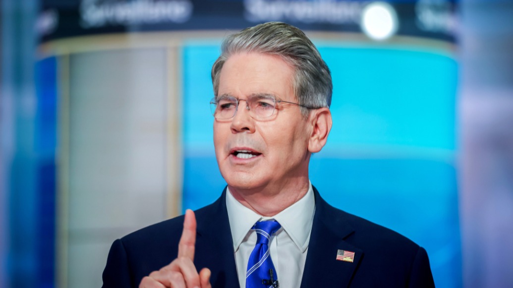 美財(cái)長(zhǎng):特朗普決定對(duì)出售給歐洲的援烏武器加價(jià)10%