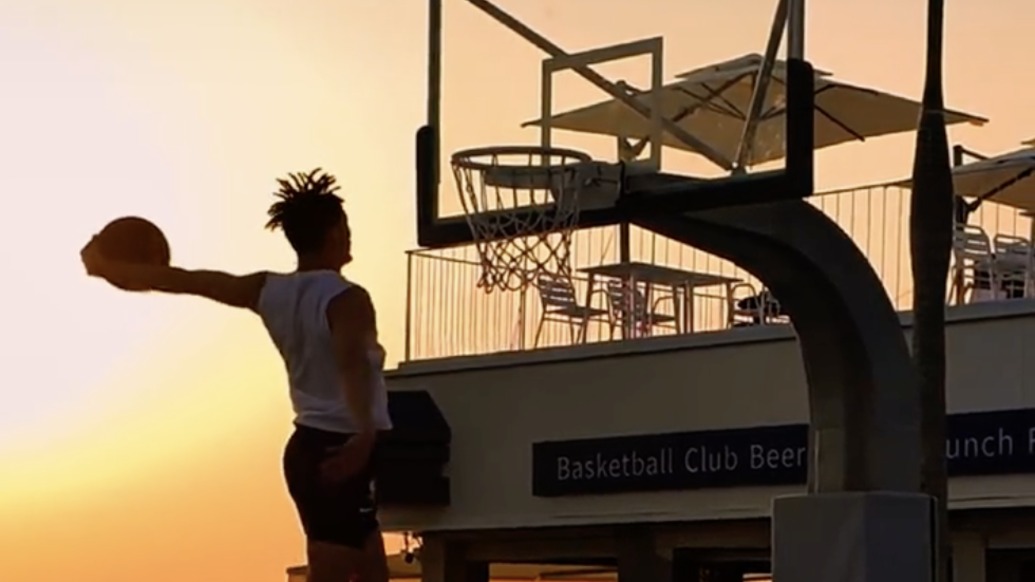 街头扣篮华而不实？陈登星：与实战扣篮不同，但背后也需要大量训练