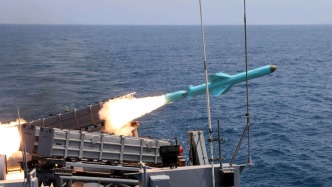 伊朗举行“力量1404”导弹演习，成功命中海上目标