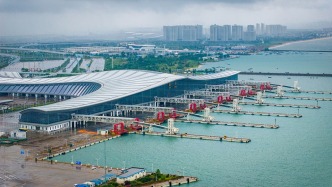 受臺(tái)風(fēng)“劍魚(yú)”影響，?？谌劭?月23日17時(shí)起停運(yùn)