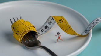 初中生因身材焦虑饿瘦到70斤，记者调查青少年减肥乱象