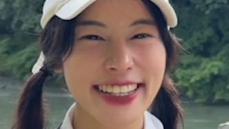 “那一刻什么都沒想！”不會(huì)游泳卻套上泳圈救人，這個(gè)勇敢的女孩說……