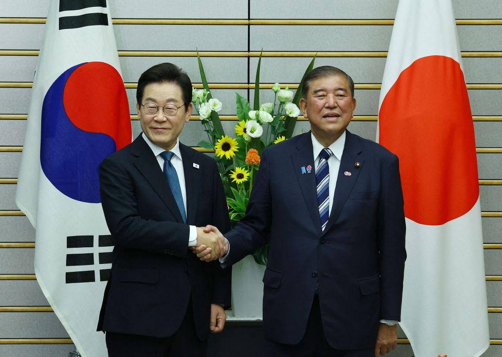 韩总统李在明上台前后对日态度转变，引发韩国国内不满