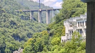 湖北宜昌一景區游客蹦極時受傷，官方通報：游客無生命危險，景區暫停營業