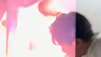 雨天男子走廊拍攝突遇驚雷，當事人：感覺不到10米，周邊人群紛紛避險