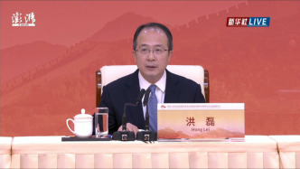 參加今年紀(jì)念活動(dòng)的外方嘉賓有三方面特點(diǎn)：級別高、代表性強(qiáng)、參與面廣