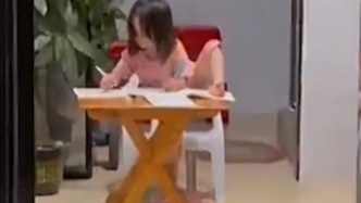 一個晚上一個“奇跡”！萌娃臨近開學(xué)，補作業(yè)的模樣惹人爆笑