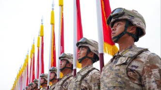 新華每日電訊：為何戰(zhàn)旗美如畫？8位閱兵擎旗手講述戰(zhàn)旗背后的故事