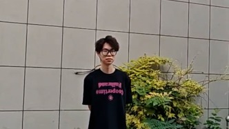 “定了三個(gè)鬧鐘”，小伙與相戀四年的女友七夕一大早排隊(duì)領(lǐng)證