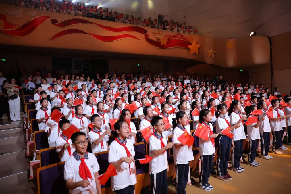 侧记｜青春答卷：上海青少年的“烽火长歌”