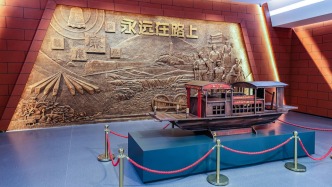 【央視快評】鍥而不舍落實中央八項規(guī)定精神，推進作風建設常態(tài)化長效化