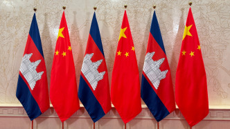 習近平會見柬埔寨首相洪瑪奈