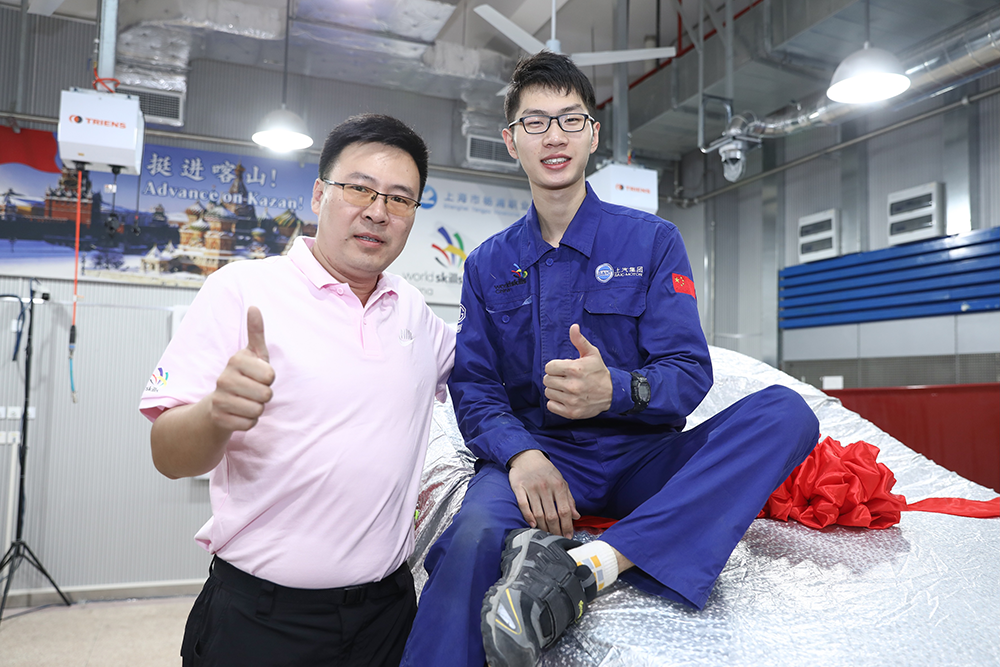 指导的学生获得三届世界技能大赛金牌，他是如何做到的？