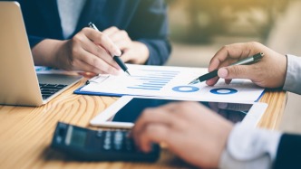 滬市公司上半年成績(jī)單出爐，“消費(fèi)+科技”重塑增長(zhǎng)動(dòng)能